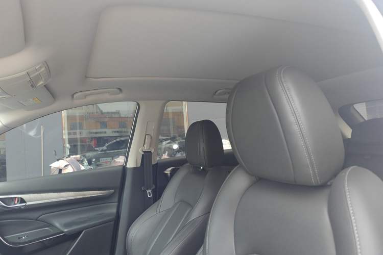 Used Dongfeng Aeolus AX7 2020 1.6T Automatic AI Navigation Model China VI Standard Headliner