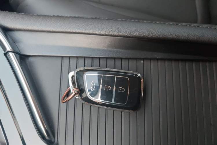 Used Dongfeng Aeolus AX7 2020 1.6T Automatic AI Navigation Model China VI Standard Interior 1