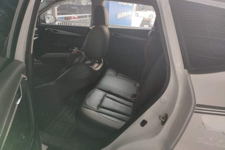 Used Dongfeng Aeolus AX7 2020 1.6T Automatic AI Navigation Model China VI Standard Interior 4