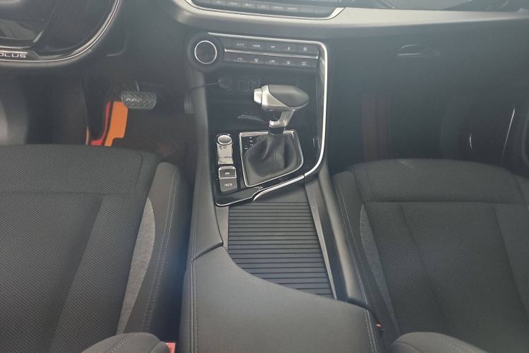 Used Dongfeng Aeolus AX7 2020 1.6T Automatic AI Pioneer Model China VI Standard Interior 8