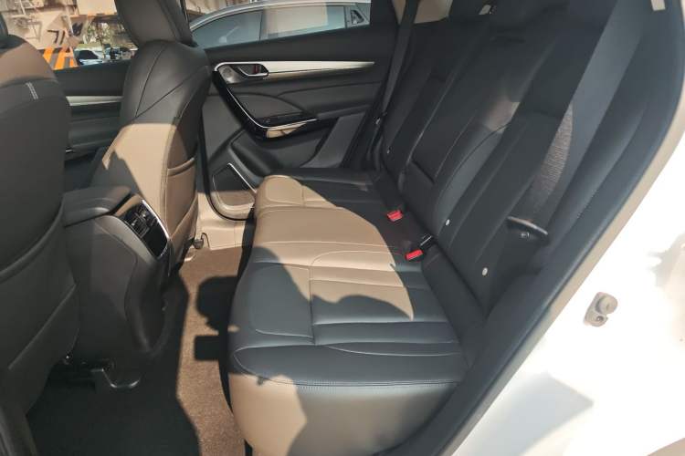 Used Dongfeng Aeolus AX7 2020 1.6T Automatic AI Navigation Model China VI Standard Left Rear Seat