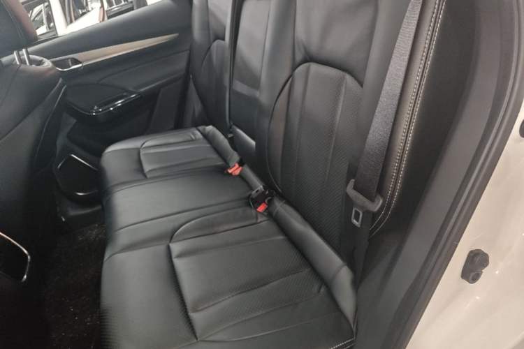 Used Dongfeng Aeolus AX7 2020 1.6T Automatic AI Pioneer Model China VI Standard Left Rear Seat