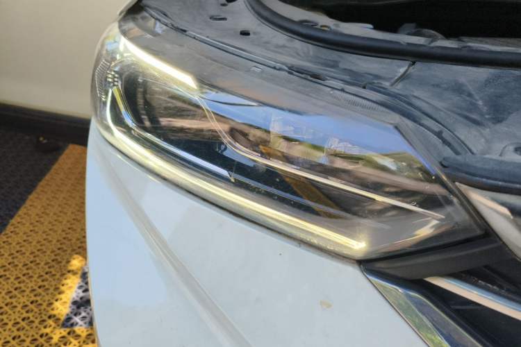 Used Dongfeng Aeolus AX7 2020 1.6T Automatic AI Flagship Version China VI Standard Right Front Headlight
