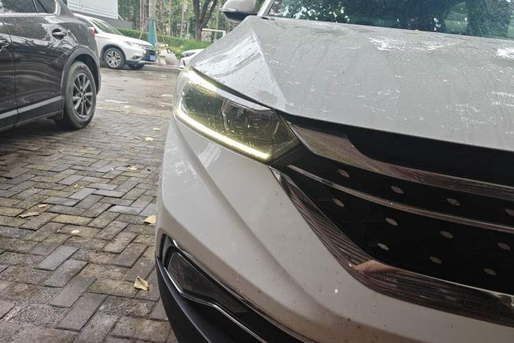 Used Dongfeng Aeolus AX7 2020 1.6T Automatic AI Navigation Model China VI Standard Right Front Headlight