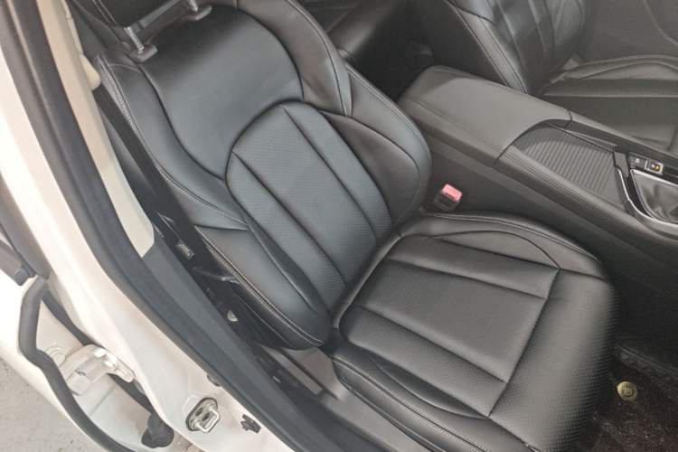 Used Dongfeng Aeolus AX7 2020 1.6T Automatic AI Pioneer Model China VI Standard Right Front Seat