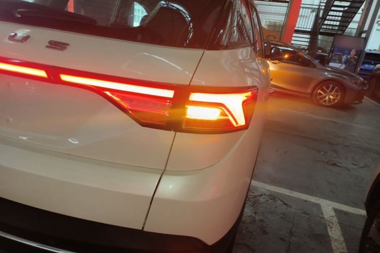 Used Dongfeng Aeolus AX7 2020 1.6T Automatic AI Navigation Model China VI Standard Right Rear Taillight