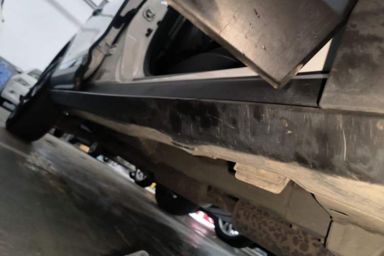 Used Dongfeng Aeolus AX7 2020 1.6T Automatic AI Navigation Model China VI Standard Right Side Sill