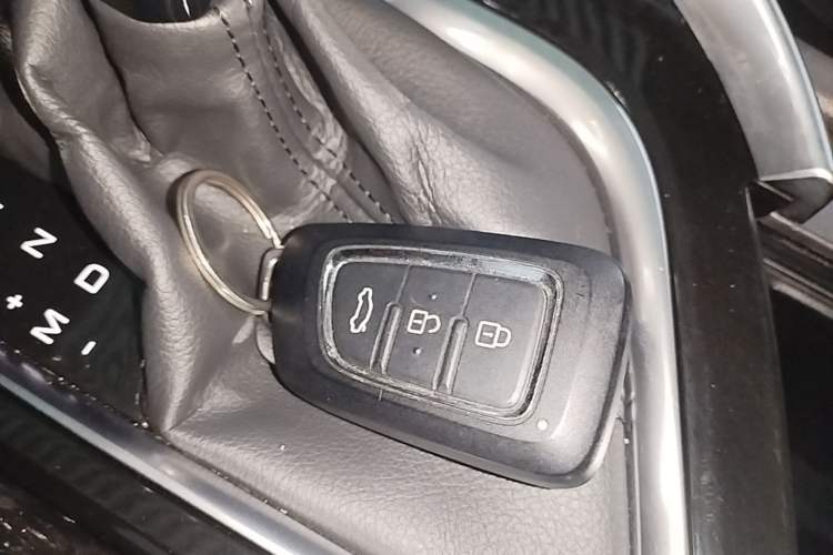Used Dongfeng Aeolus AX7 2020 1.6T Automatic AI Pioneer Model China VI Standard Vehicle Key