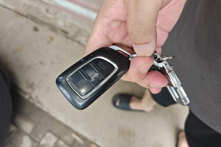Used Dongfeng Aeolus AX7 2020 1.6T Automatic AI Navigation Model China VI Standard Vehicle Key