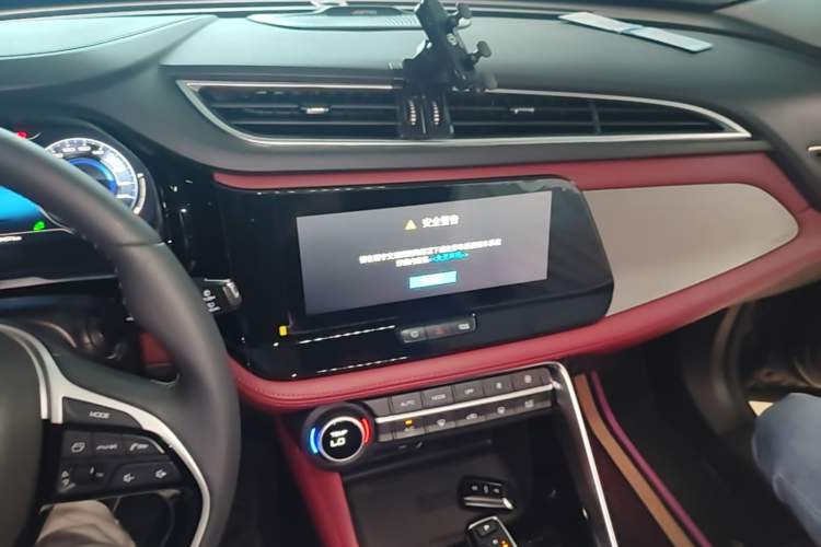 Used Dongfeng Aeolus AX7 2021 PRO 1.6T Automatic Glory Edition Audio And AC Panel