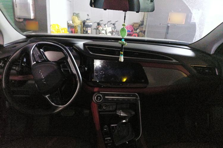 Used Dongfeng Aeolus AX7 2021 PRO 1.6T Automatic Smart Edition Center Console