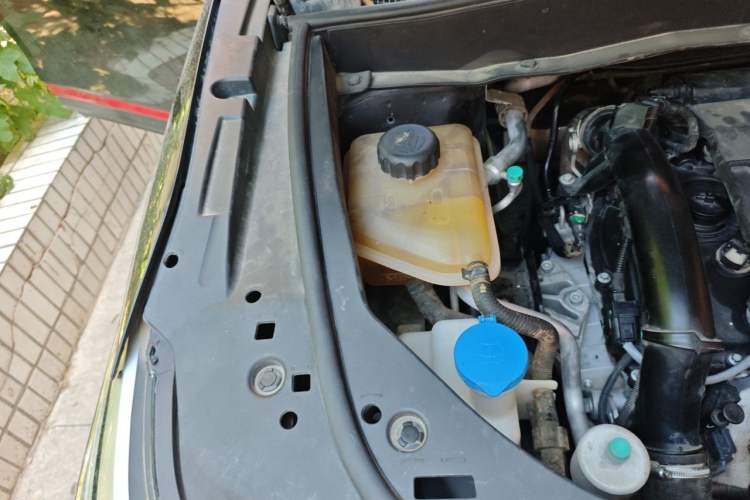 Used Dongfeng Aeolus AX7 2021 PRO 1.6T Automatic Jullang Edition Engine Bay Right