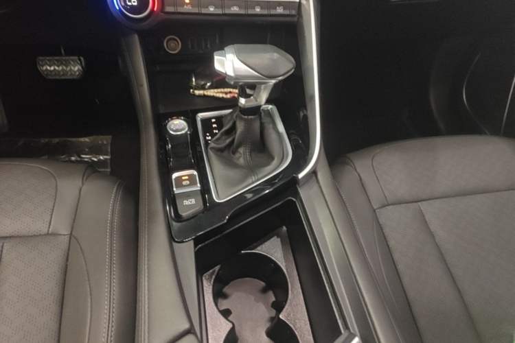 Used Dongfeng Aeolus AX7 2021 1.6T Automatic Zhiyue Edition Gear Lever
