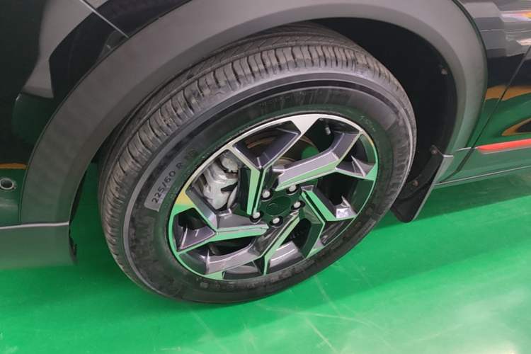 Used Dongfeng Aeolus AX7 2021 PRO 1.6T Automatic Smart Edition Left Front Wheel Hub
