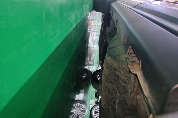 Used Dongfeng Aeolus AX7 2021 PRO 1.6T Automatic Smart Edition Left Side Sill