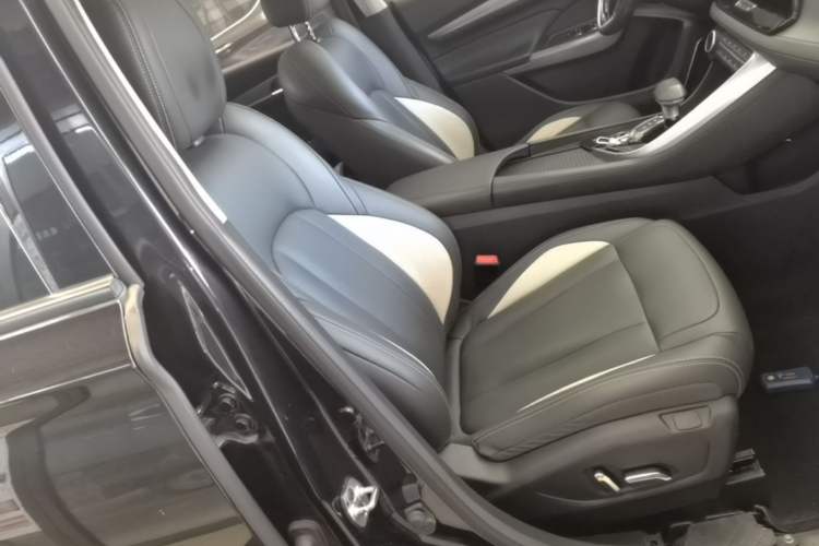 Used Dongfeng Aeolus AX7 2021 PRO 1.6T Automatic Jullang Edition Right Front Seat