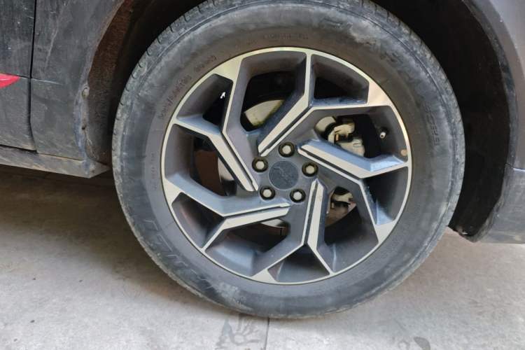 Used Dongfeng Aeolus AX7 2021 PRO 1.6T Automatic Jullang Edition Right Front Wheel Hub