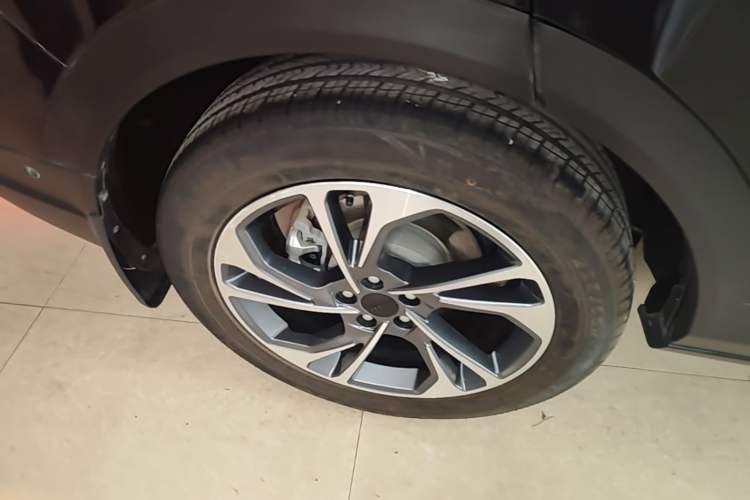 Used Dongfeng Aeolus AX7 2021 PRO 1.6T Automatic Glory Edition Right Rear Wheel Hub