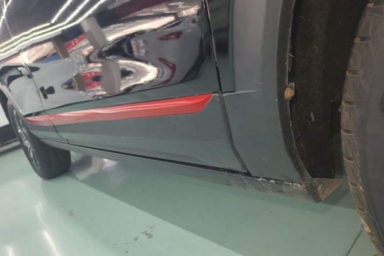 Used Dongfeng Aeolus AX7 2021 PRO 1.6T Automatic Jullang Edition Right Side Sill