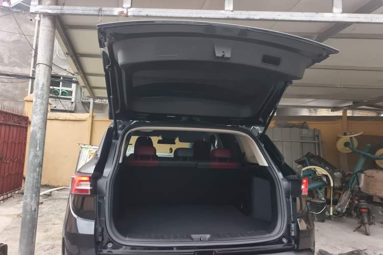 Used Dongfeng Aeolus AX7 2021 PRO 1.6T Automatic Smart Edition Trunk