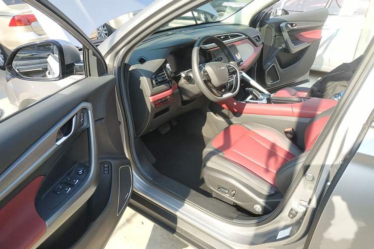Used Dongfeng Aeolus AX7 2021 1.6T Automatic Zhiyue Edition Interior 3