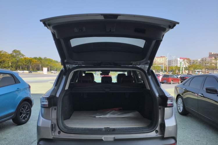 Used Dongfeng Aeolus AX7 2021 PRO 1.6T Automatic Glory Edition Trunk