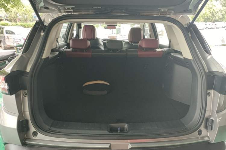 Used Dongfeng Aeolus AX7 2021 PRO 1.6T Automatic Smart Edition Trunk