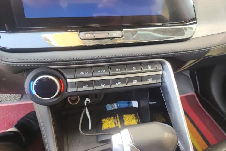 Used Dongfeng Aeolus AX7 2021 PRO 1.6T Automatic Jullang Edition Audio And AC Panel