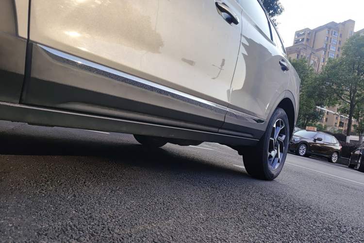 Used Dongfeng Aeolus AX7 2021 PRO 1.6T Automatic Jullang Edition Left Side Sill