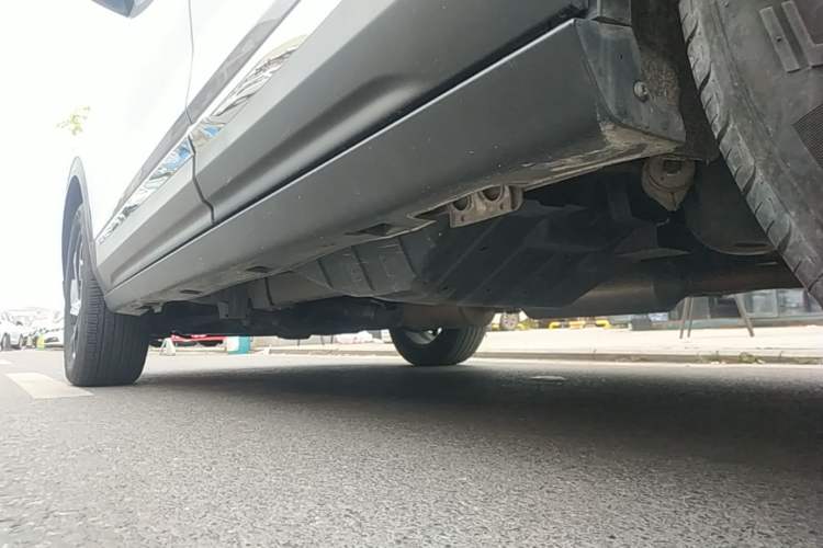 Used Dongfeng Aeolus AX7 2021 PRO 1.6T Automatic Smart Edition Left Side Sill