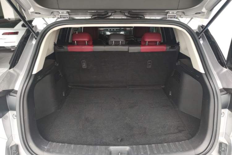 Used Dongfeng Aeolus AX7 2021 PRO 1.6T Automatic Smart Edition Trunk