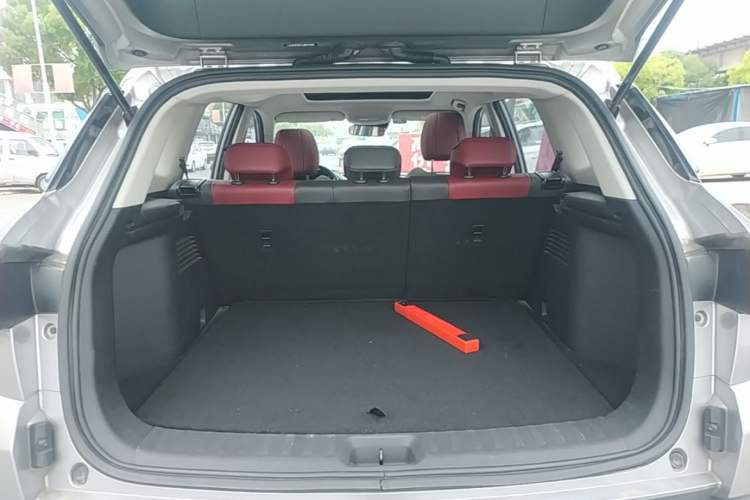Used Dongfeng Aeolus AX7 2021 PRO 1.6T Automatic Smart Edition Trunk