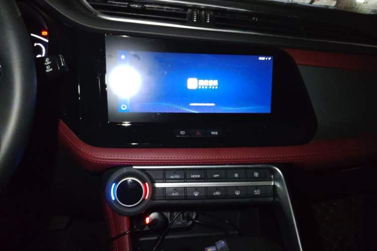 Used Dongfeng Aeolus AX7 2021 PRO 1.6T Automatic Smart Edition Audio And AC Panel