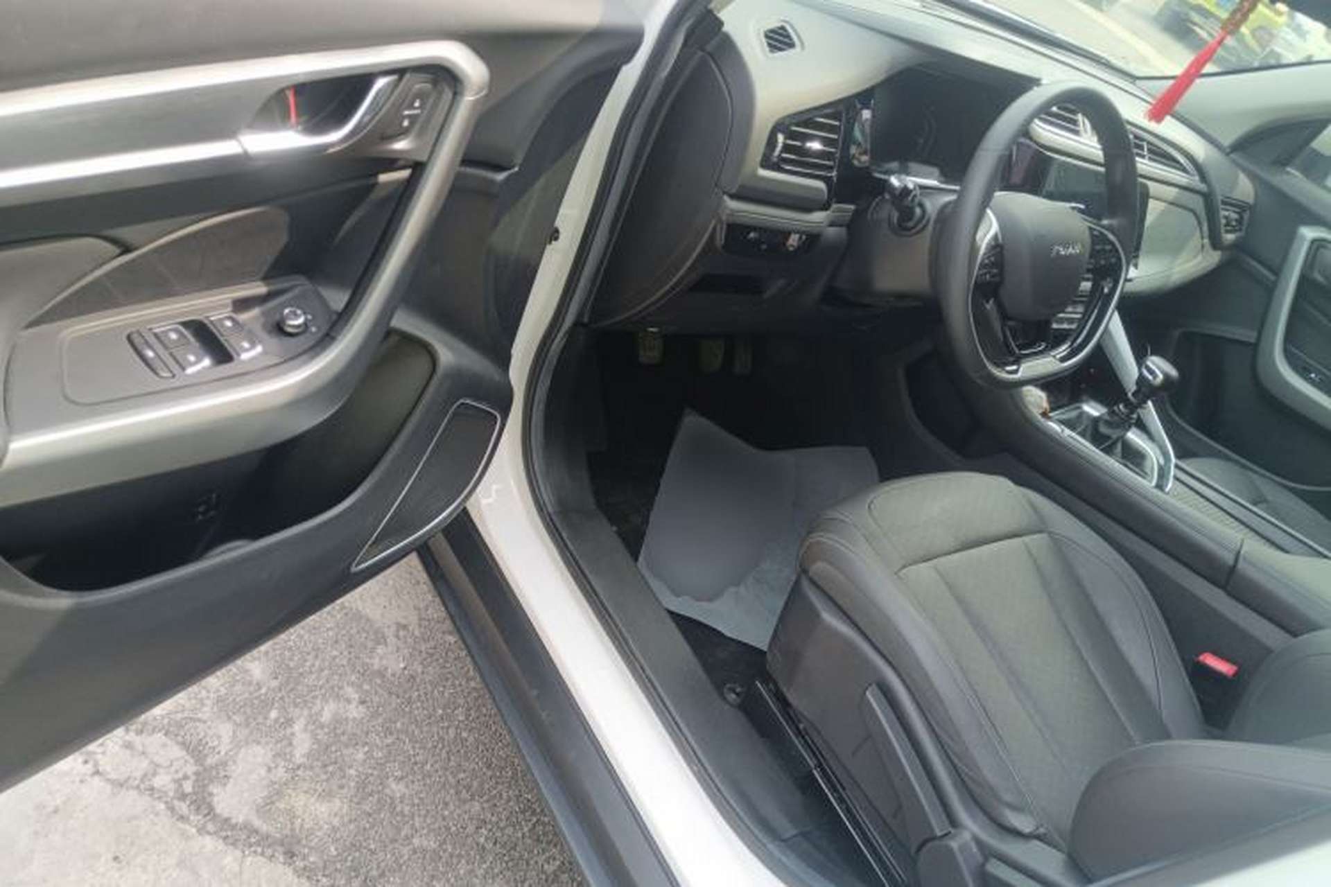 Used Dongfeng Aeolus AX7 2021 1.5T Manual ZhiXiang Edition Driver Seat