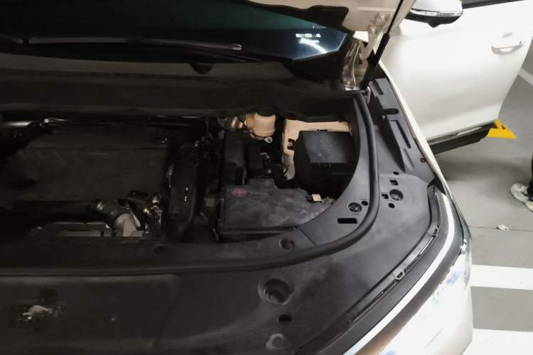 Used Dongfeng Aeolus AX7 2021 PRO 1.6T Automatic Glory Edition Engine Bay Left