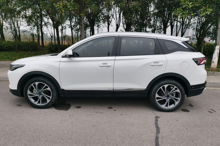 Used Dongfeng Aeolus AX7 2021 PRO 1.6T Automatic Glory Edition Exterior 5