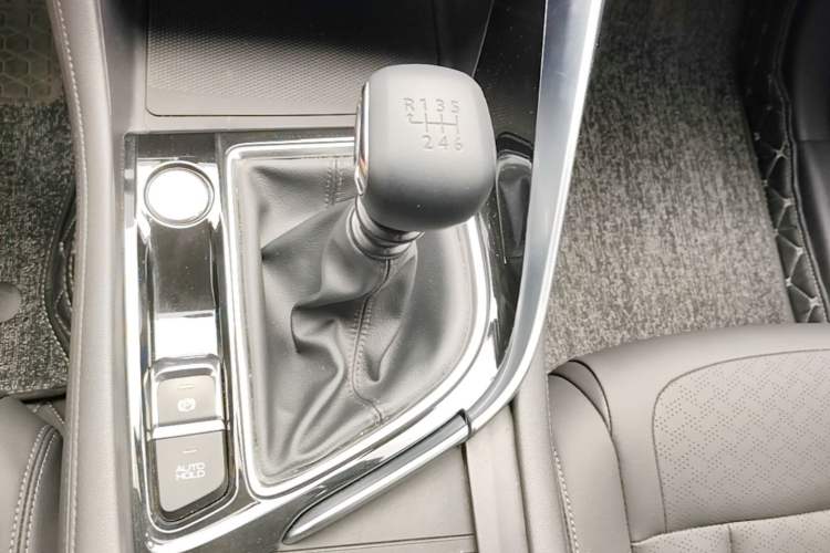Used Dongfeng Aeolus AX7 2021 1.5T Manual ZhiXiang Edition Gear Lever