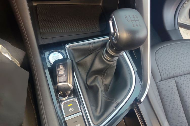 Used Dongfeng Aeolus AX7 2021 1.5T Manual ZhiXiang Edition Gear Lever