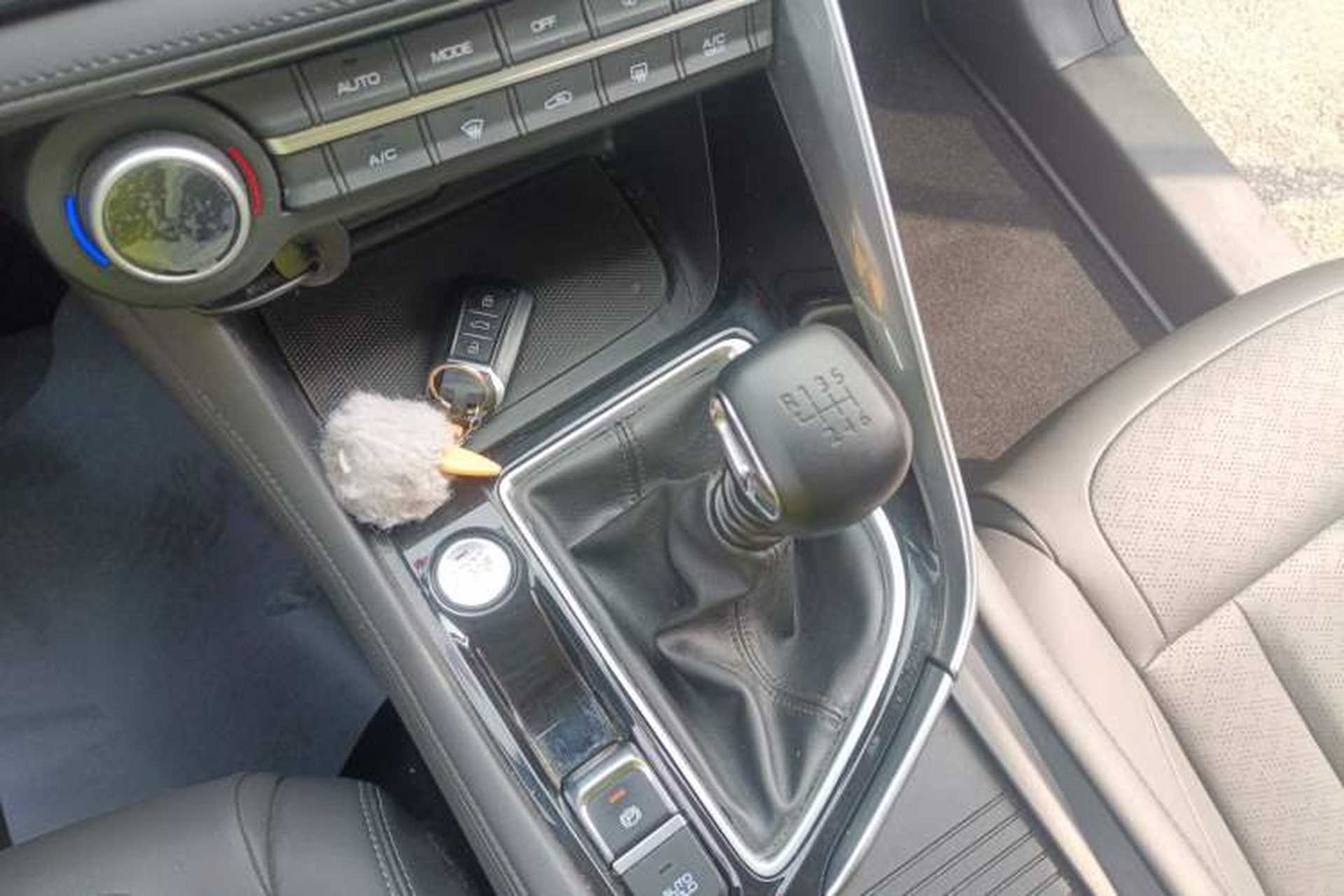 Used Dongfeng Aeolus AX7 2021 1.5T Manual ZhiXiang Edition Gear Lever