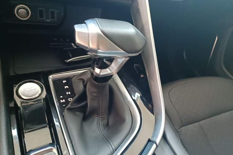 Used Dongfeng Aeolus AX7 2021 1.6T Automatic Zhiyue Edition Gear Lever
