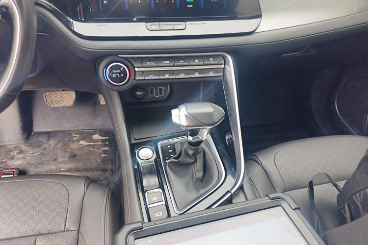Used Dongfeng Aeolus AX7 2021 1.6T Automatic Zhiyue Edition Gear Lever