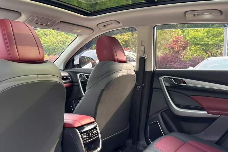 Used Dongfeng Aeolus AX7 2021 PRO 1.6T Automatic Smart Edition Interior 2