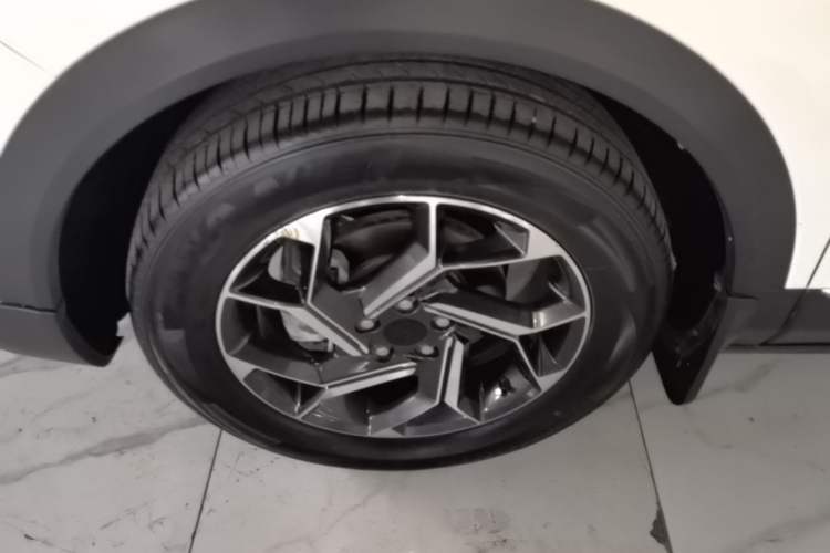 Used Dongfeng Aeolus AX7 2021 PRO 1.6T Automatic Intelligent Driving Edition Left Front Wheel Hub