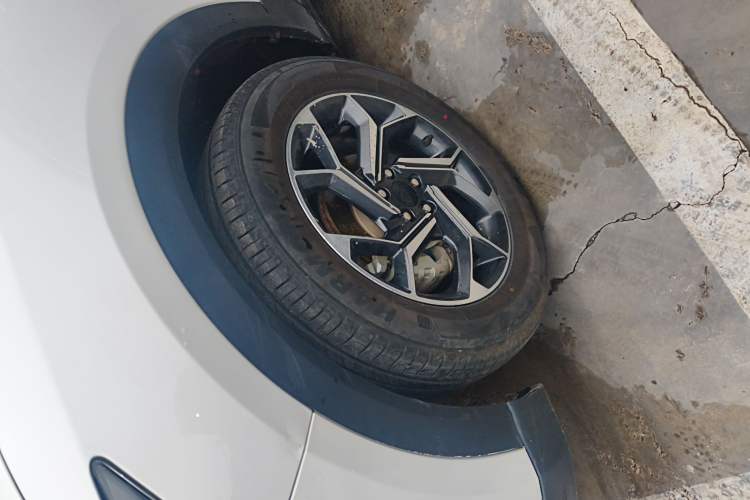 Used Dongfeng Aeolus AX7 2021 1.6T Automatic Zhiyue Edition Left Front Wheel Hub