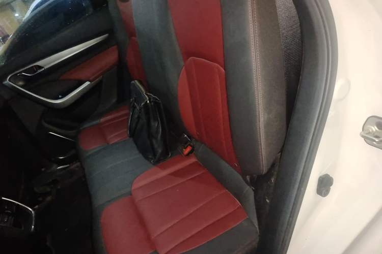 Used Dongfeng Aeolus AX7 2021 PRO 1.6T Automatic Smart Edition Left Rear Seat
