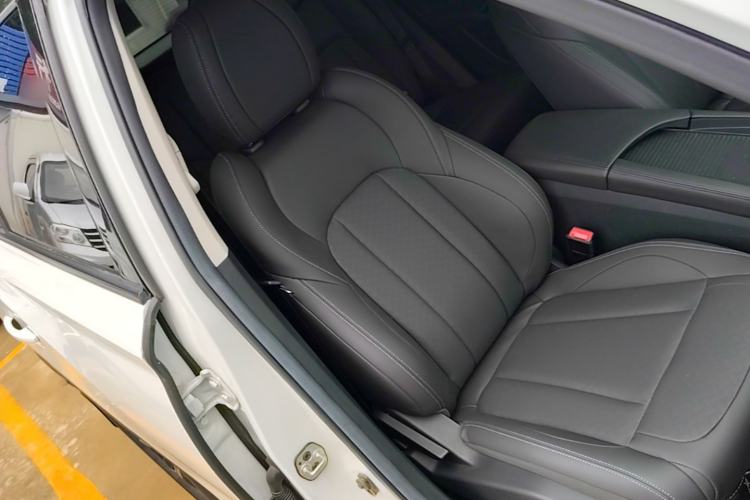 Used Dongfeng Aeolus AX7 2021 1.5T Manual ZhiXiang Edition Right Front Seat