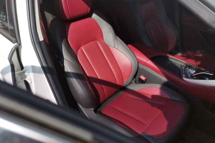 Used Dongfeng Aeolus AX7 2021 PRO 1.6T Automatic Glory Edition Right Front Seat
