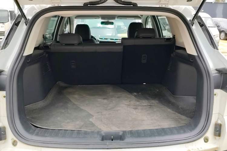 Used Dongfeng Aeolus AX7 2021 1.5T Manual ZhiXiang Edition Trunk