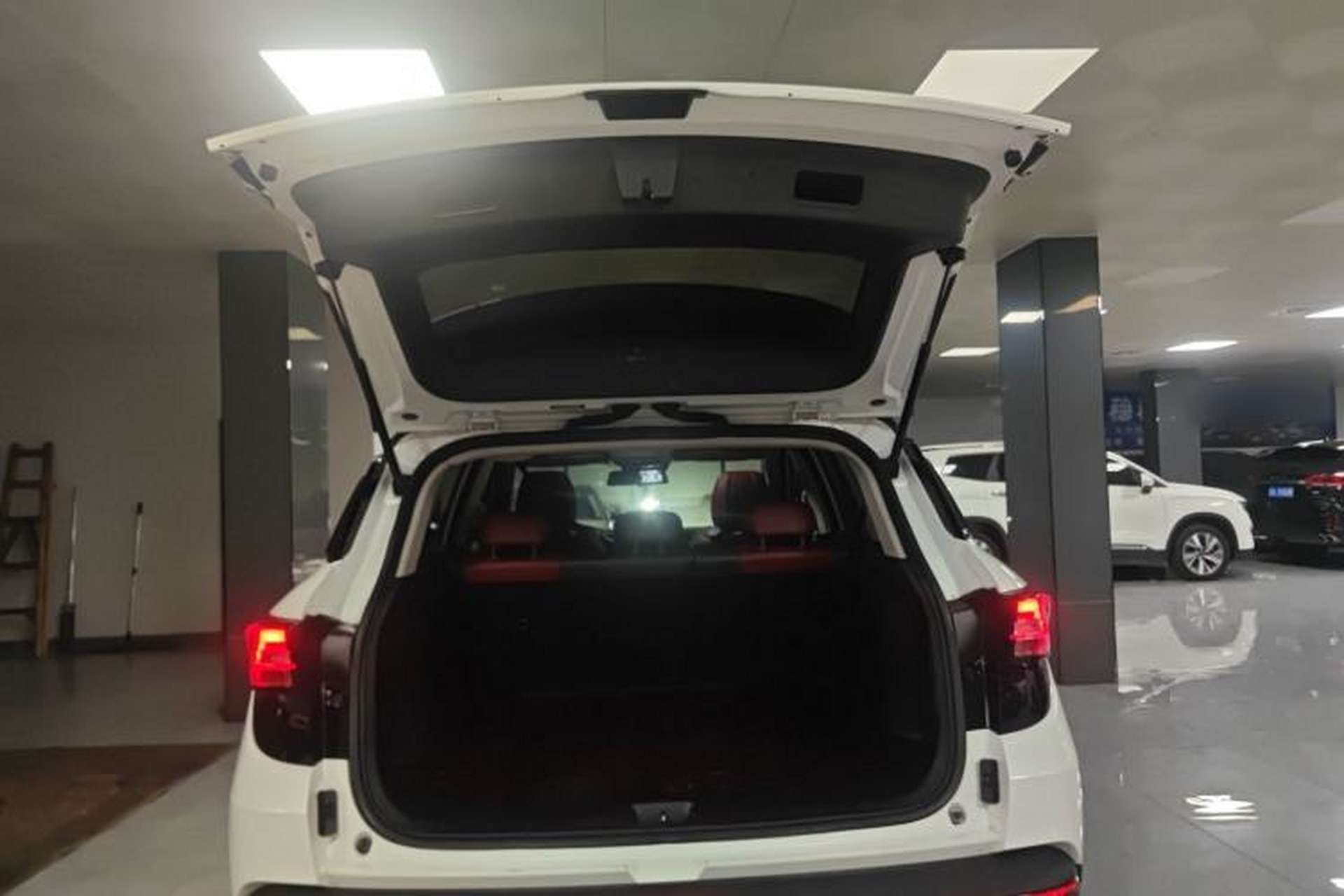 Used Dongfeng Aeolus AX7 2021 PRO 1.6T Automatic Smart Edition Trunk