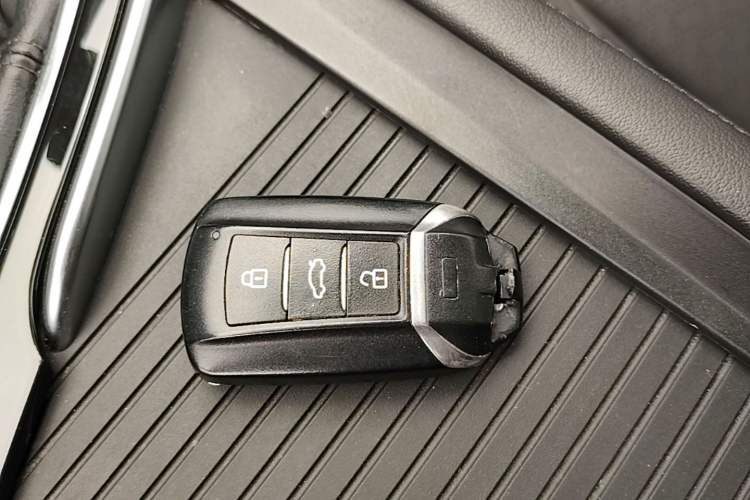 Used Dongfeng Aeolus AX7 2021 1.5T Manual ZhiXiang Edition Vehicle Key